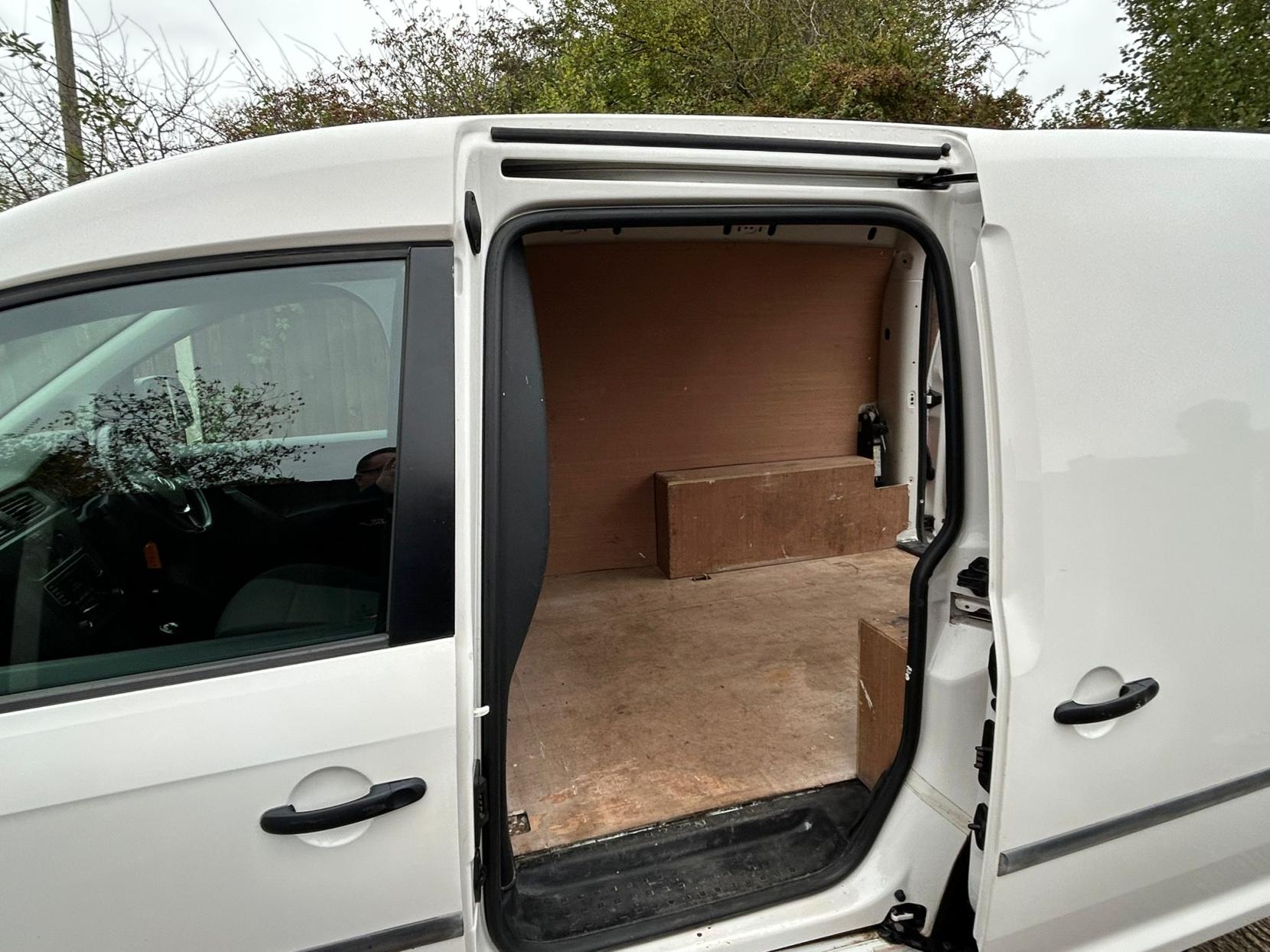 Volkswagen Caddy 2.0 TDI C20 BlueMotion Tech Startline Panel Van 5dr Diesel Manual SWB Euro 6 (s/s) (102 ps)