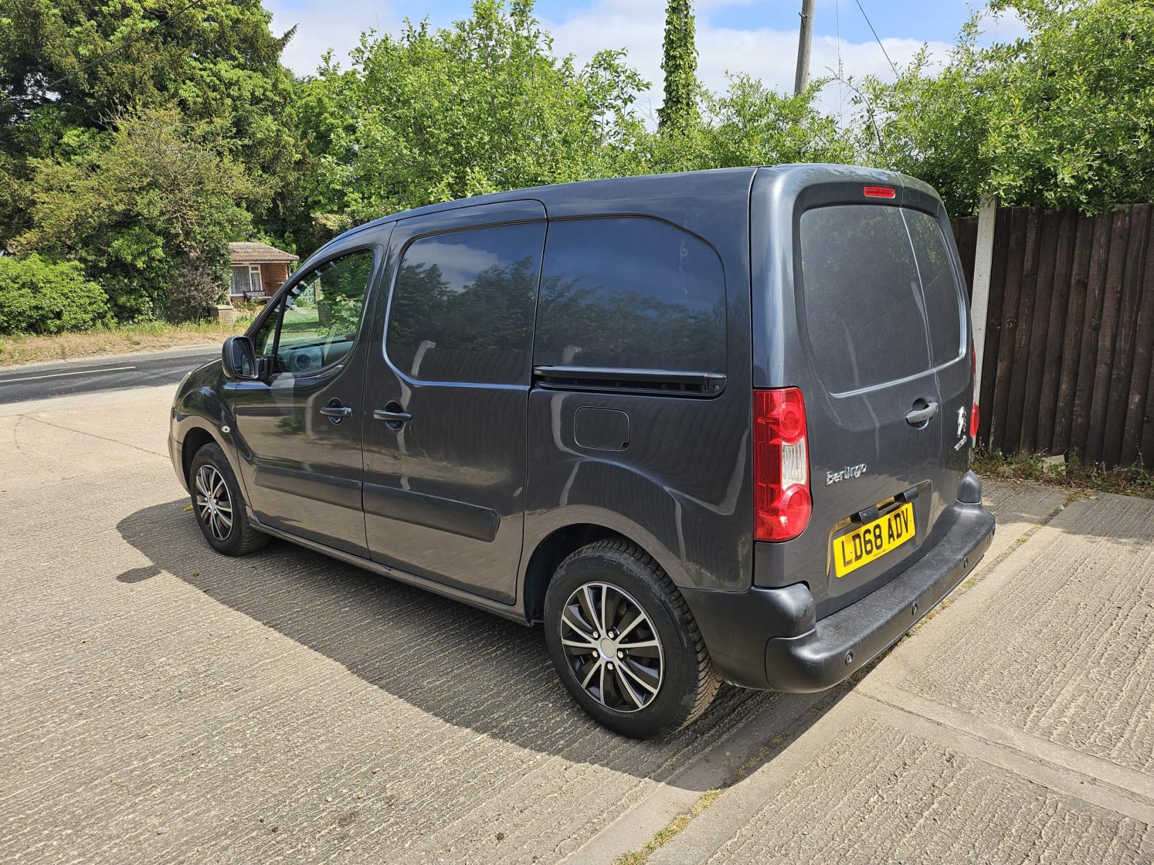 Citroen Berlingo 1.6 BlueHDi 625 Enterprise Panel Van 5dr Diesel Manual L1 (112 g/km, 75 bhp)