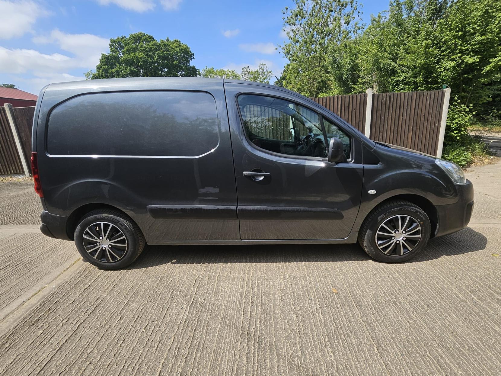 Citroen Berlingo 1.6 BlueHDi 625 Enterprise Panel Van 5dr Diesel Manual L1 (112 g/km, 75 bhp)