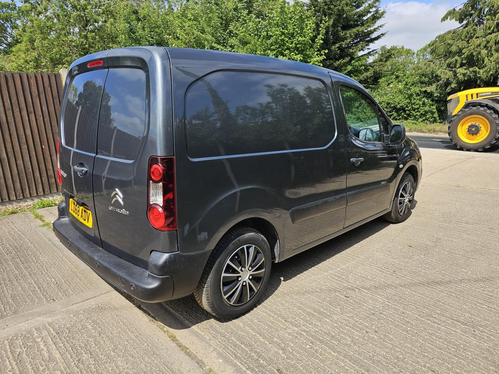 Citroen Berlingo 1.6 BlueHDi 625 Enterprise Panel Van 5dr Diesel Manual L1 (112 g/km, 75 bhp)