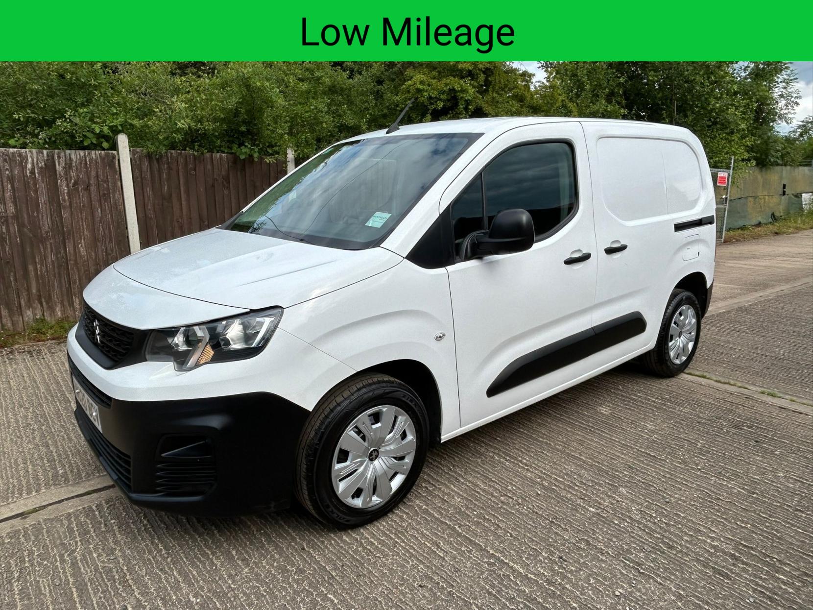 Peugeot Partner 1.5 BlueHDi 1000 Professional Standard Panel Van 5dr Diesel Manual SWB Euro 6 (100 bhp)
