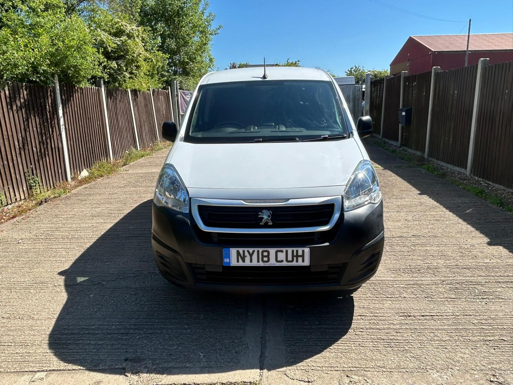 Peugeot Partner 1.6 BlueHDi 854 Professional Panel Van 5dr Diesel Manual L1 (112 g/km, 97.64 bhp)