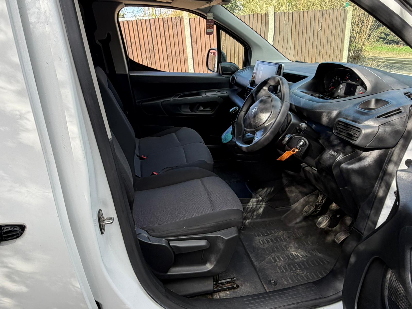 Peugeot Partner 1.5 BlueHDi 950 Professional Long Panel Van 6dr Diesel Manual LWB Euro 6 (s/s) (100 bhp)