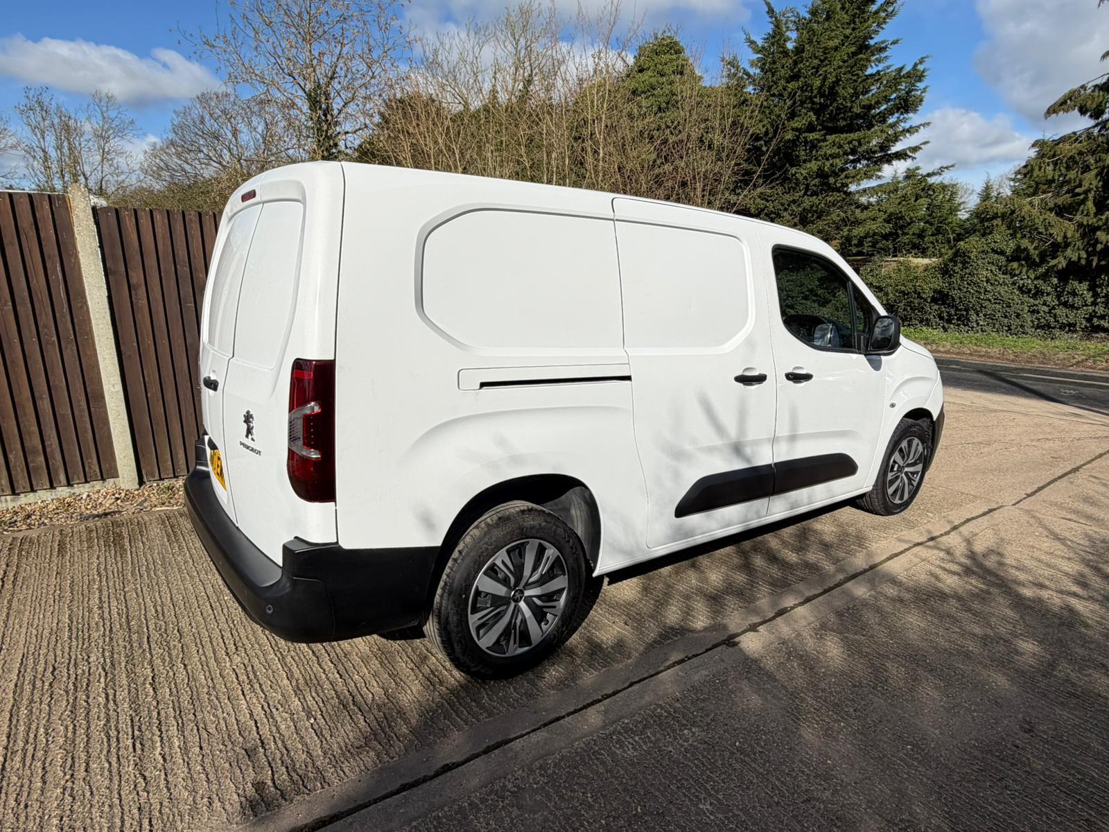 Peugeot Partner 1.5 BlueHDi 950 Professional Long Panel Van 6dr Diesel Manual LWB Euro 6 (s/s) (100 bhp)