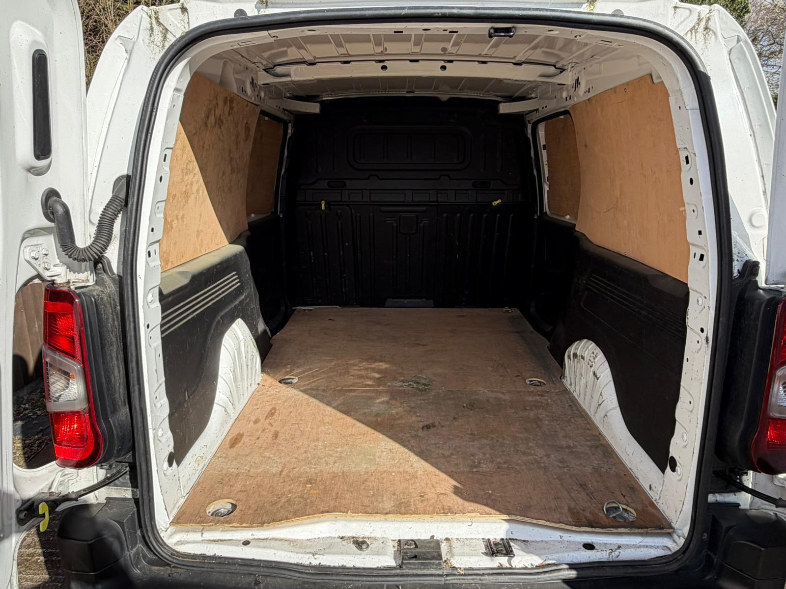 Peugeot Partner 1.5 BlueHDi 950 Professional Long Panel Van 6dr Diesel Manual LWB Euro 6 (s/s) (100 bhp)