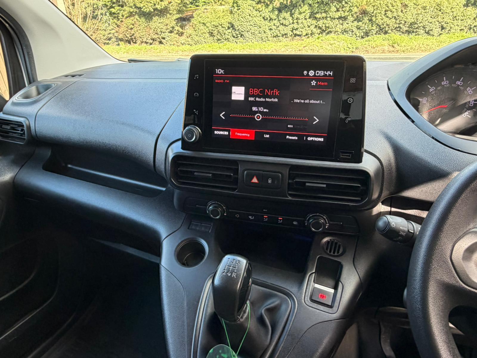 Peugeot Partner 1.5 BlueHDi 950 Professional Long Panel Van 6dr Diesel Manual LWB Euro 6 (s/s) (100 bhp)