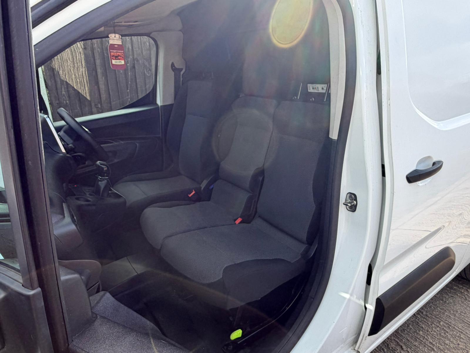 Peugeot Partner 1.5 BlueHDi 950 Professional Long Panel Van 6dr Diesel Manual LWB Euro 6 (s/s) (100 bhp)