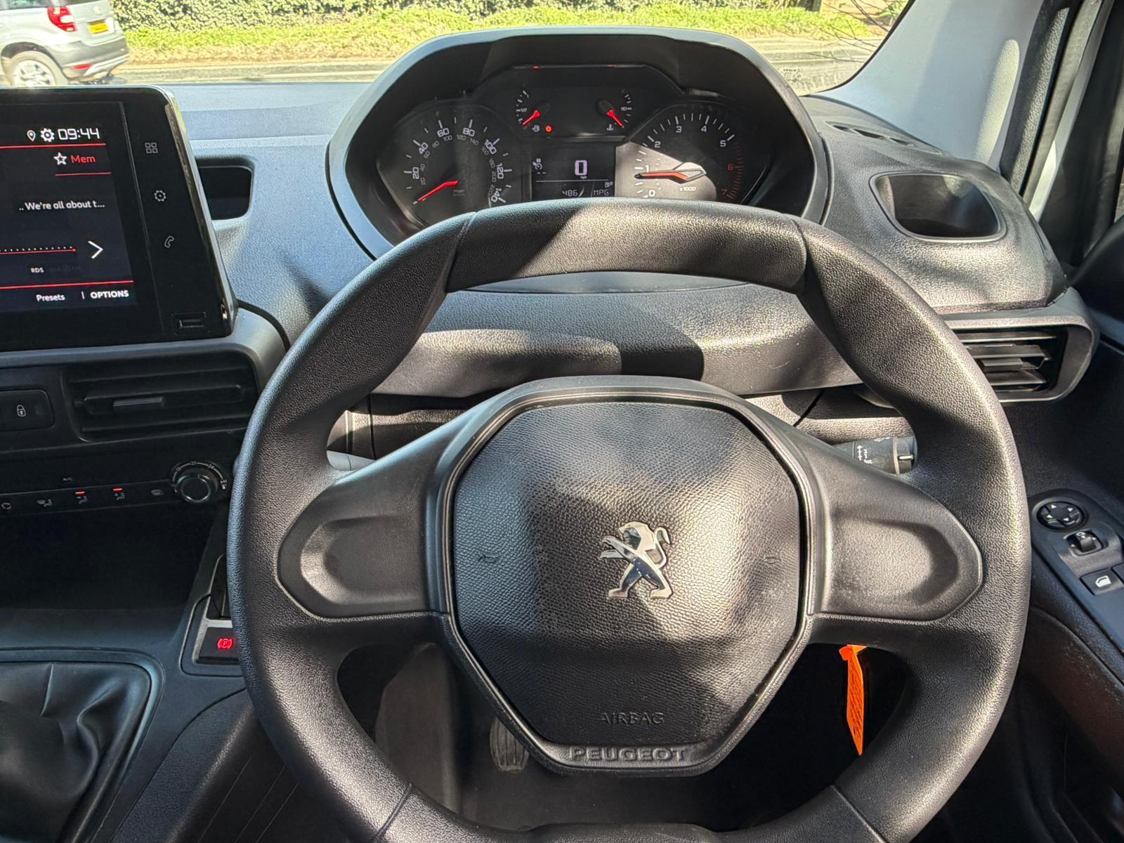 Peugeot Partner 1.5 BlueHDi 950 Professional Long Panel Van 6dr Diesel Manual LWB Euro 6 (s/s) (100 bhp)