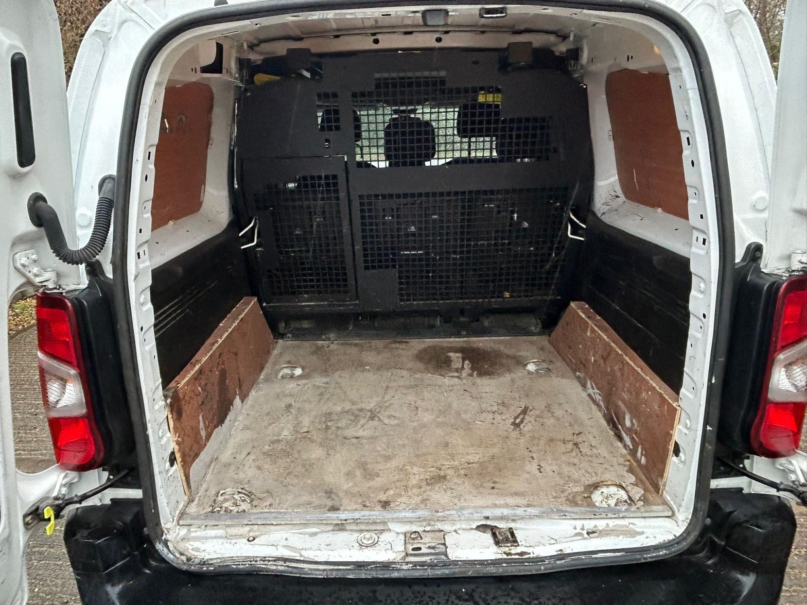 Citroen Berlingo 1.5 BlueHDi 850 Enterprise XL Pro Crew Van Double Cab 6dr Diesel Manual LWB Euro 6 (s/s) (100 ps)