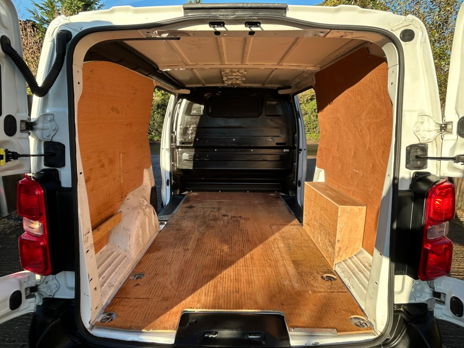 Vauxhall Vivaro 1.5 Turbo D 2900 Dynamic Panel Van 6dr Diesel Manual L2 H1 Euro 6 (s/s) (100 ps)