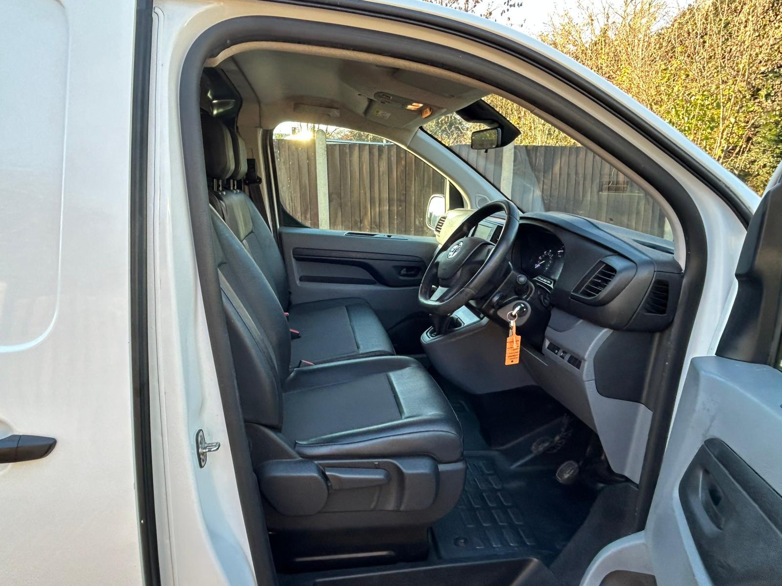 Vauxhall Vivaro 1.5 Turbo D 2900 Dynamic Panel Van 6dr Diesel Manual L2 H1 Euro 6 (s/s) (100 ps)
