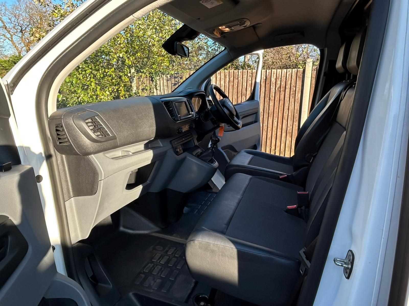 Vauxhall Vivaro 1.5 Turbo D 2900 Dynamic Panel Van 6dr Diesel Manual L2 H1 Euro 6 (s/s) (100 ps)