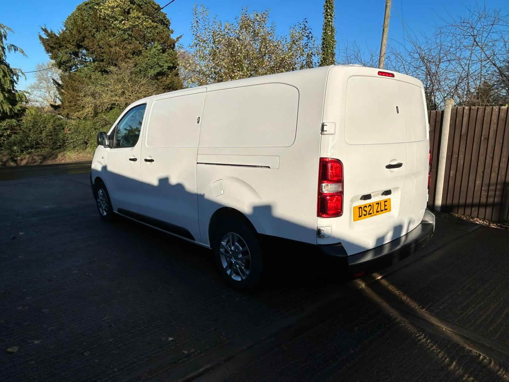 Vauxhall Vivaro 1.5 Turbo D 2900 Dynamic Panel Van 6dr Diesel Manual L2 H1 Euro 6 (s/s) (100 ps)