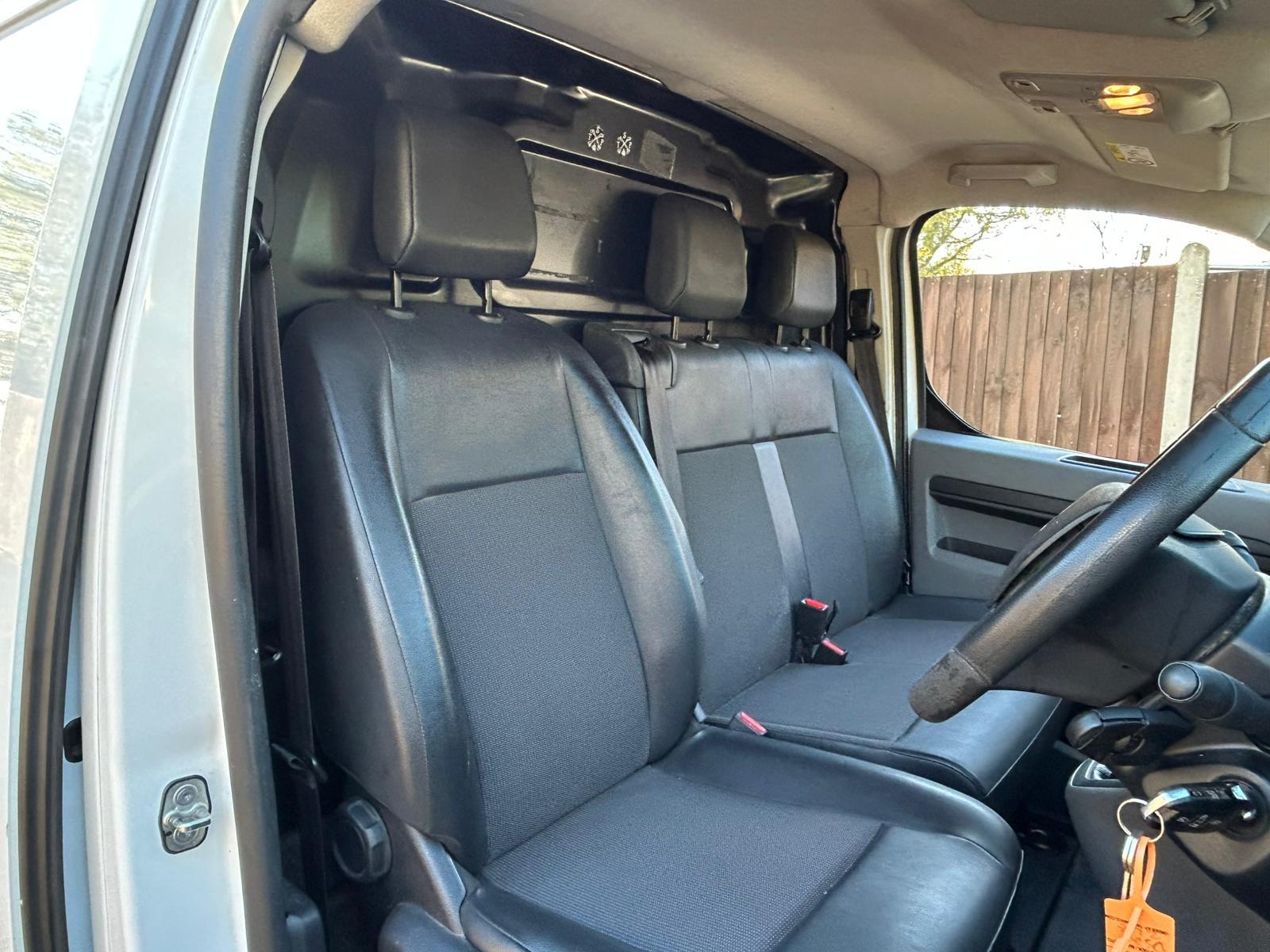 Vauxhall Vivaro 1.5 Turbo D 2900 Dynamic Panel Van 6dr Diesel Manual L2 H1 Euro 6 (s/s) (100 ps)