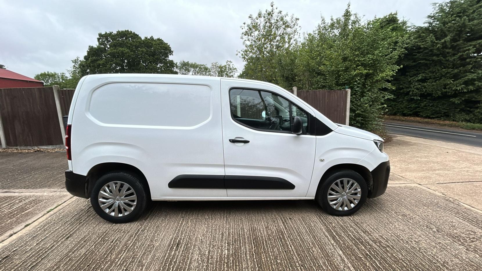 Peugeot Partner 1.5 BlueHDi 1000 Professional Standard Panel Van 5dr Diesel Manual SWB Euro 6 (s/s) (100 bhp)