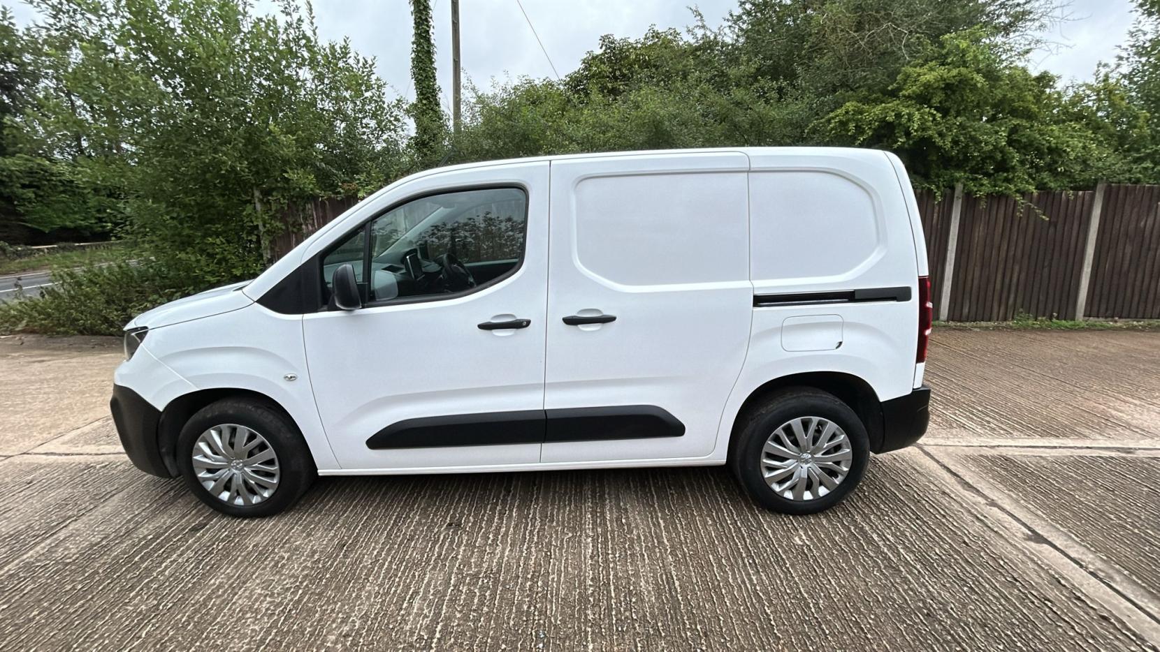 Peugeot Partner 1.5 BlueHDi 1000 Professional Standard Panel Van 5dr Diesel Manual SWB Euro 6 (s/s) (100 bhp)