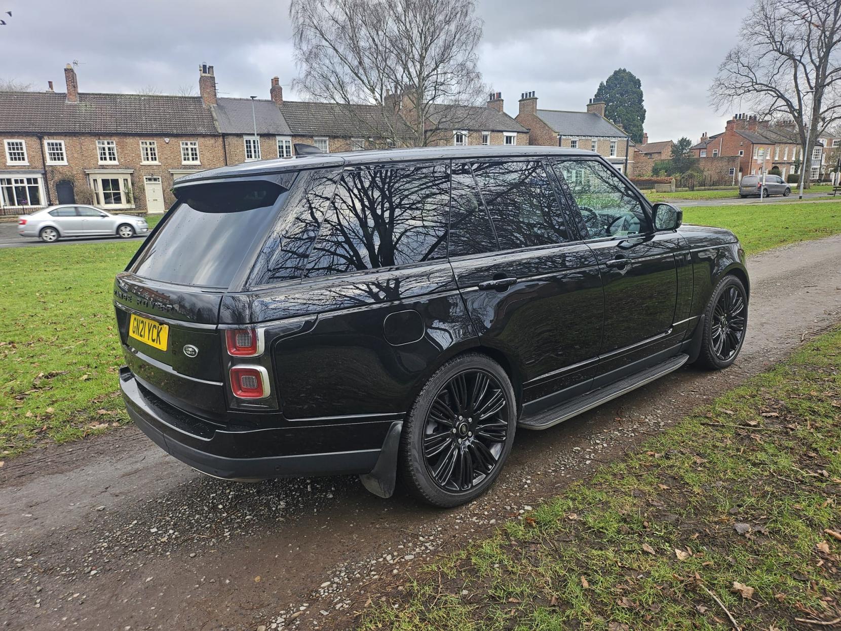 Land Rover Range Rover 3.0 D300 MHEV Westminster Black SUV 5dr Diesel Auto 4WD Euro 6 (s/s) (300 ps)