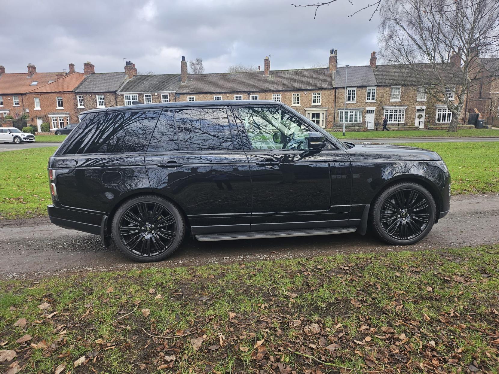 Land Rover Range Rover 3.0 D300 MHEV Westminster Black SUV 5dr Diesel Auto 4WD Euro 6 (s/s) (300 ps)