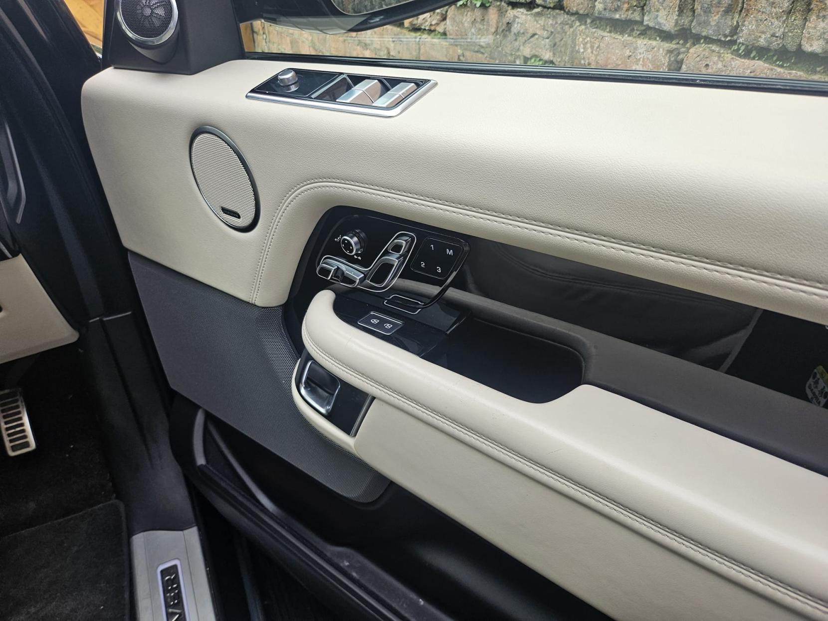 Land Rover Range Rover 3.0 D300 MHEV Westminster Black SUV 5dr Diesel Auto 4WD Euro 6 (s/s) (300 ps)