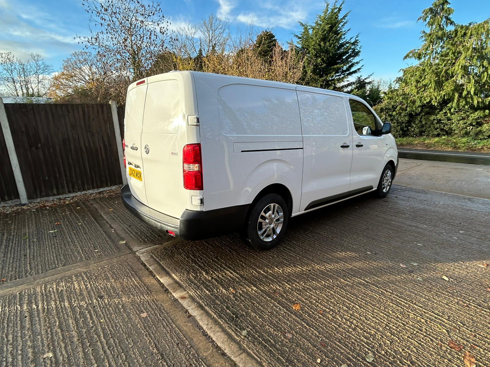Vauxhall Vivaro 1.5 Turbo D 2900 Dynamic Panel Van 6dr Diesel Manual L2 H1 Euro 6 (s/s) (100 ps)