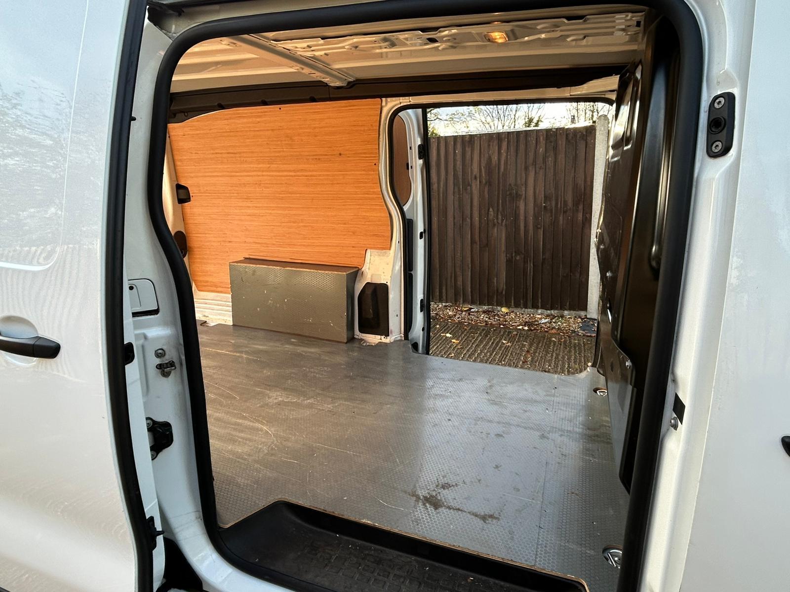 Vauxhall Vivaro 1.5 Turbo D 2900 Dynamic Panel Van 6dr Diesel Manual L2 H1 Euro 6 (s/s) (100 ps)