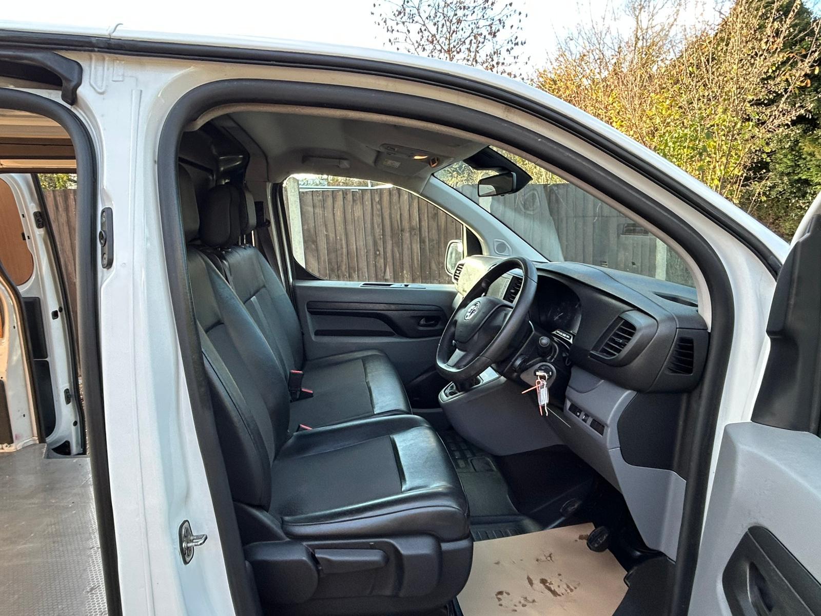 Vauxhall Vivaro 1.5 Turbo D 2900 Dynamic Panel Van 6dr Diesel Manual L2 H1 Euro 6 (s/s) (100 ps)