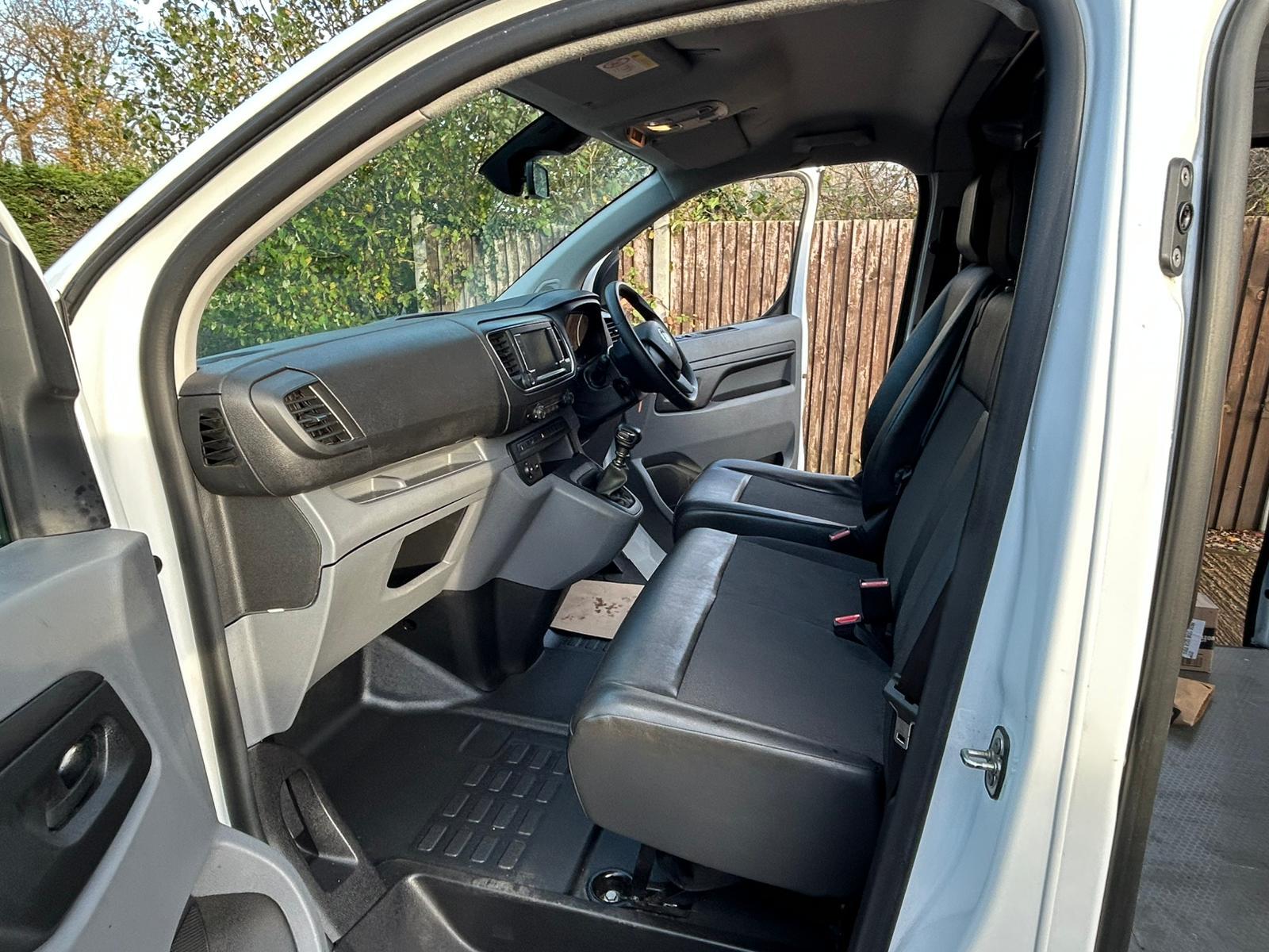 Vauxhall Vivaro 1.5 Turbo D 2900 Dynamic Panel Van 6dr Diesel Manual L2 H1 Euro 6 (s/s) (100 ps)