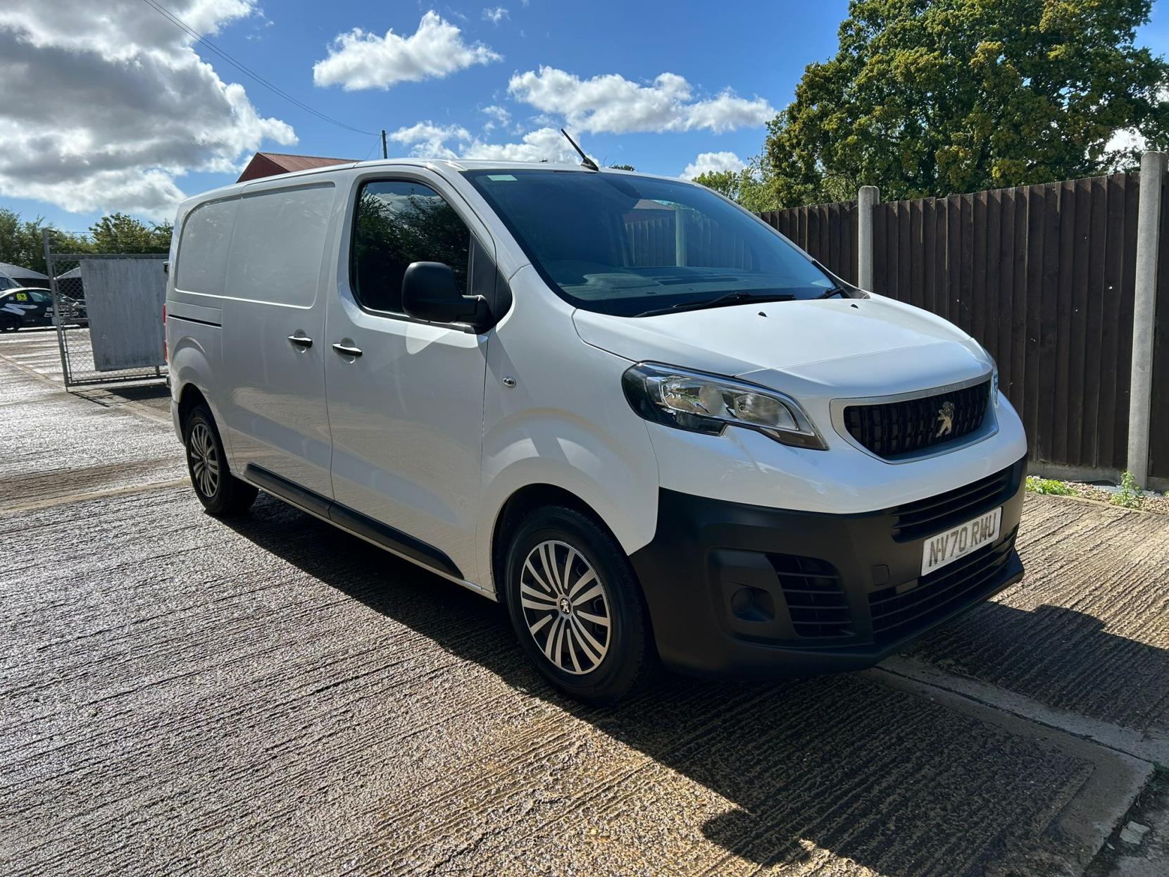 Peugeot Expert 2.0 BlueHDi 1400 Professional Standard Panel Van 6dr Diesel Manual MWB Euro 6 (s/s) (120 ps)