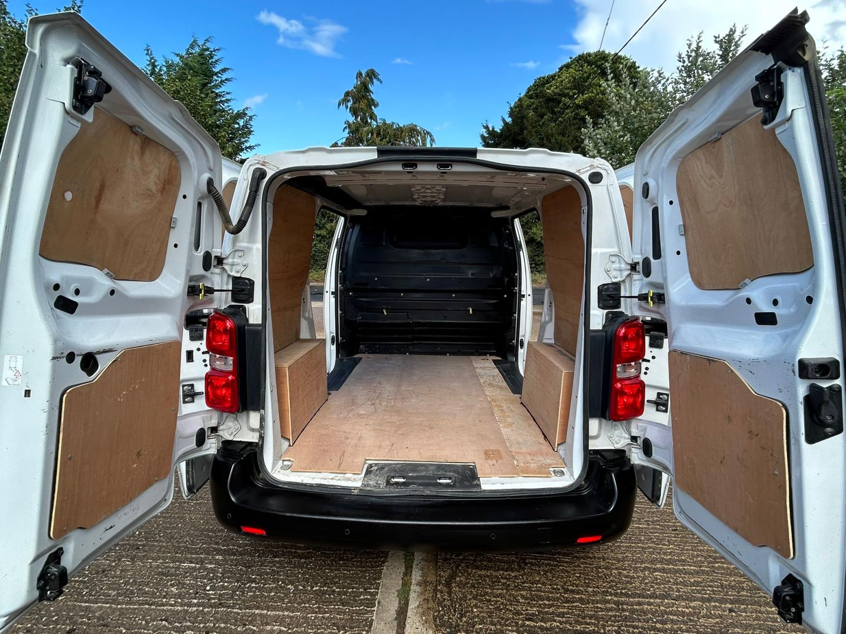 Peugeot Expert 2.0 BlueHDi 1400 Professional Standard Panel Van 6dr Diesel Manual MWB Euro 6 (s/s) (120 ps)