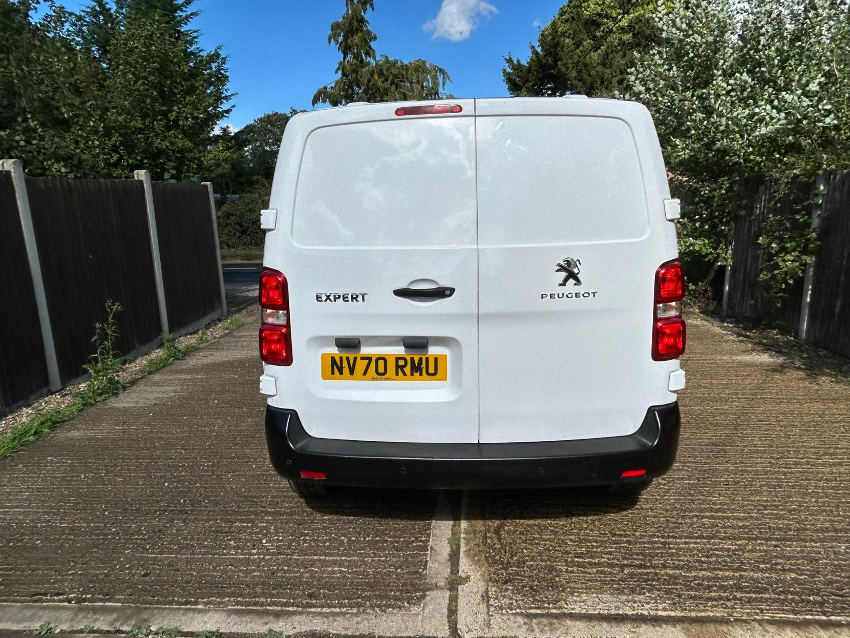 Peugeot Expert 2.0 BlueHDi 1400 Professional Standard Panel Van 6dr Diesel Manual MWB Euro 6 (s/s) (120 ps)