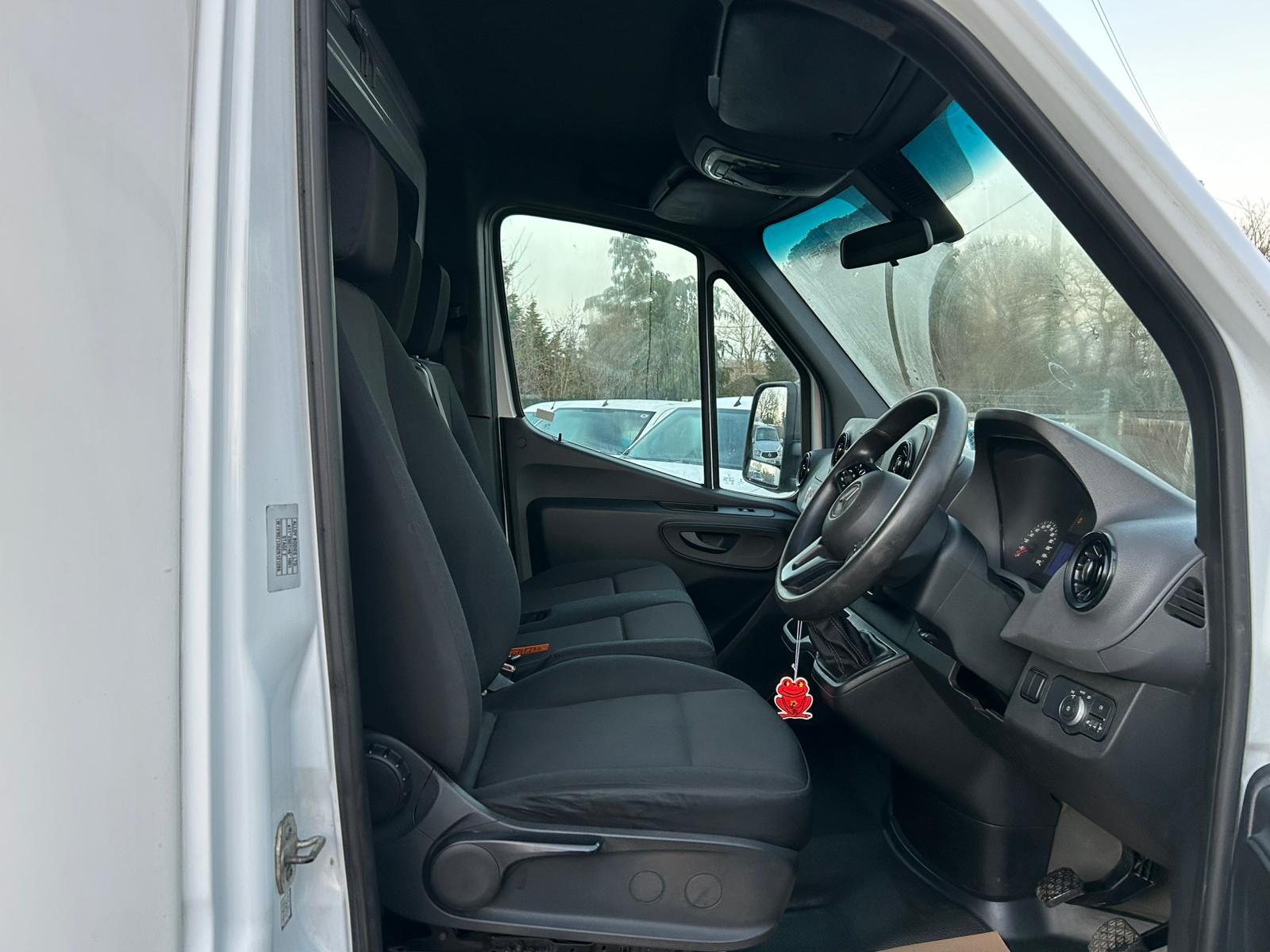 Mercedes-Benz Sprinter 2.1 316 CDI Progressive Chassis Cab 2dr Diesel Manual RWD L3 Euro 6 (s/s) (163 ps)