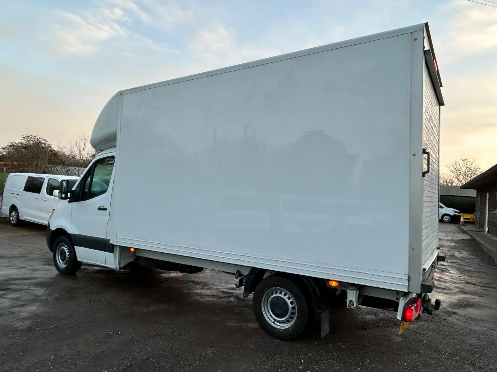 Mercedes-Benz Sprinter 2.1 316 CDI Progressive Chassis Cab 2dr Diesel Manual RWD L3 Euro 6 (s/s) (163 ps)