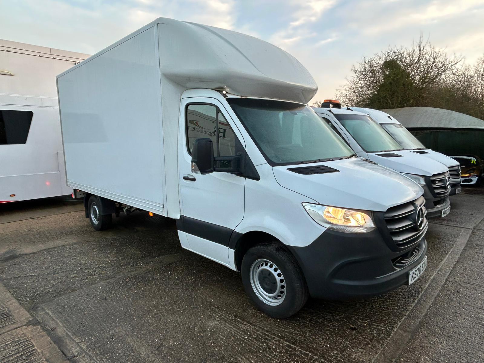 Mercedes-Benz Sprinter 2.1 316 CDI Progressive Chassis Cab 2dr Diesel Manual RWD L3 Euro 6 (s/s) (163 ps)
