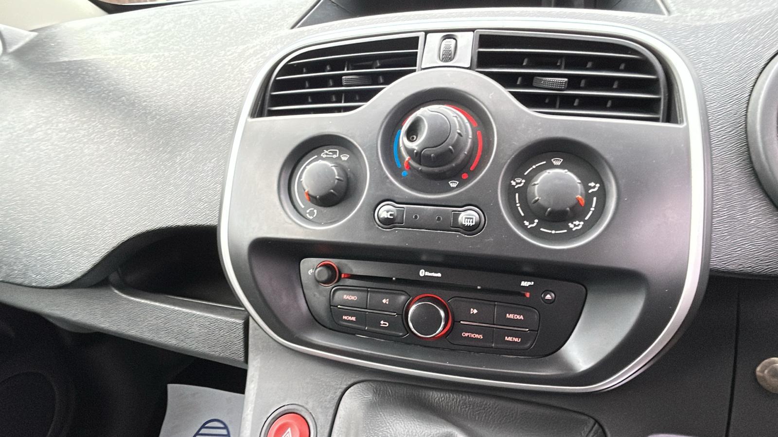 Renault Kangoo 1.5 ML19 dCi Panel Van 4dr Diesel Manual FWD L2 H1 (119 g/km, 90 bhp)
