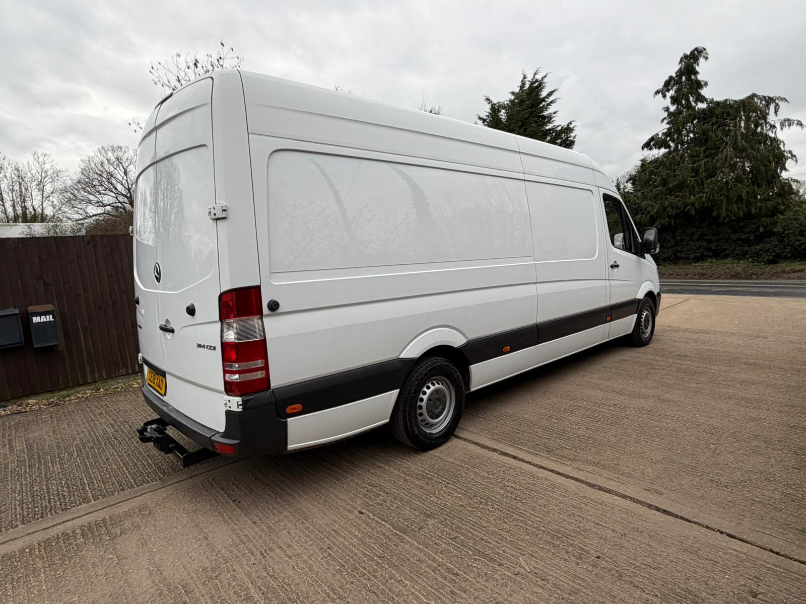 Mercedes-Benz Sprinter 2.1 314 CDi Panel Van 5dr Diesel Manual RWD L3 H3 (218 g/km, 140 bhp)