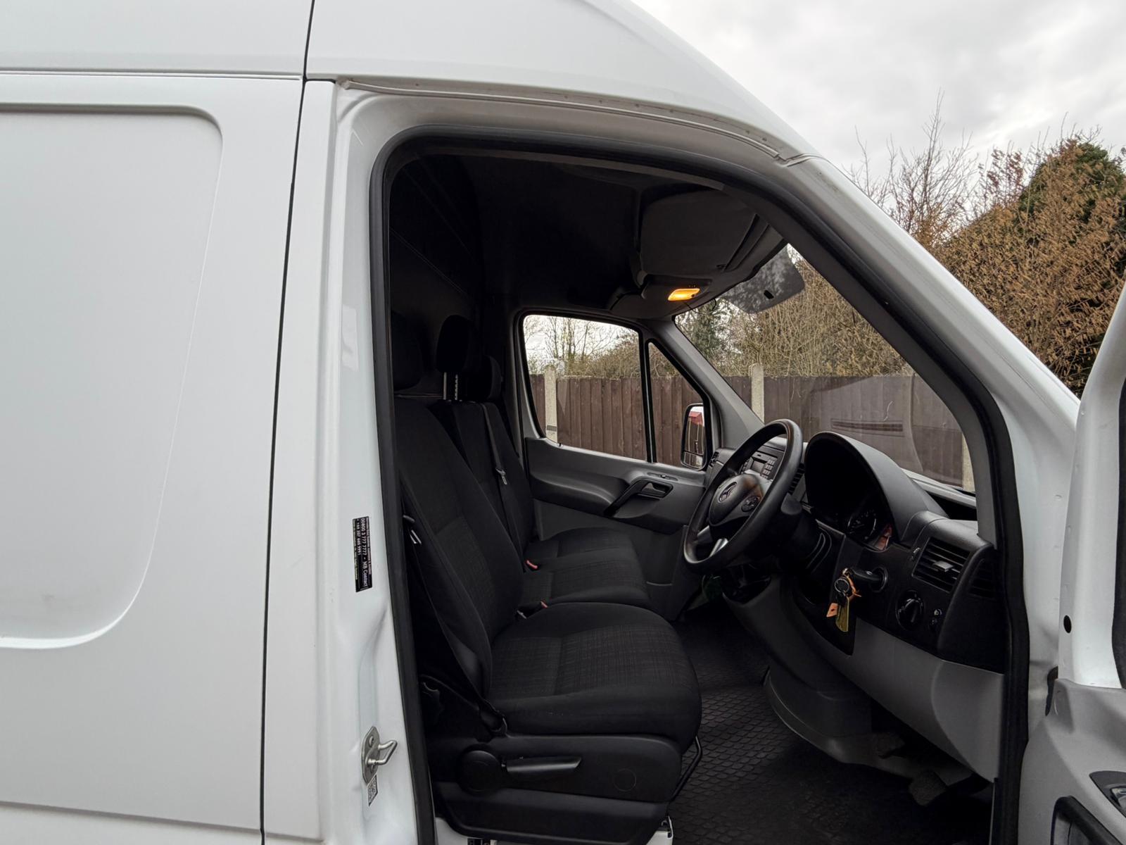 Mercedes-Benz Sprinter 2.1 314 CDi Panel Van 5dr Diesel Manual RWD L3 H3 (218 g/km, 140 bhp)