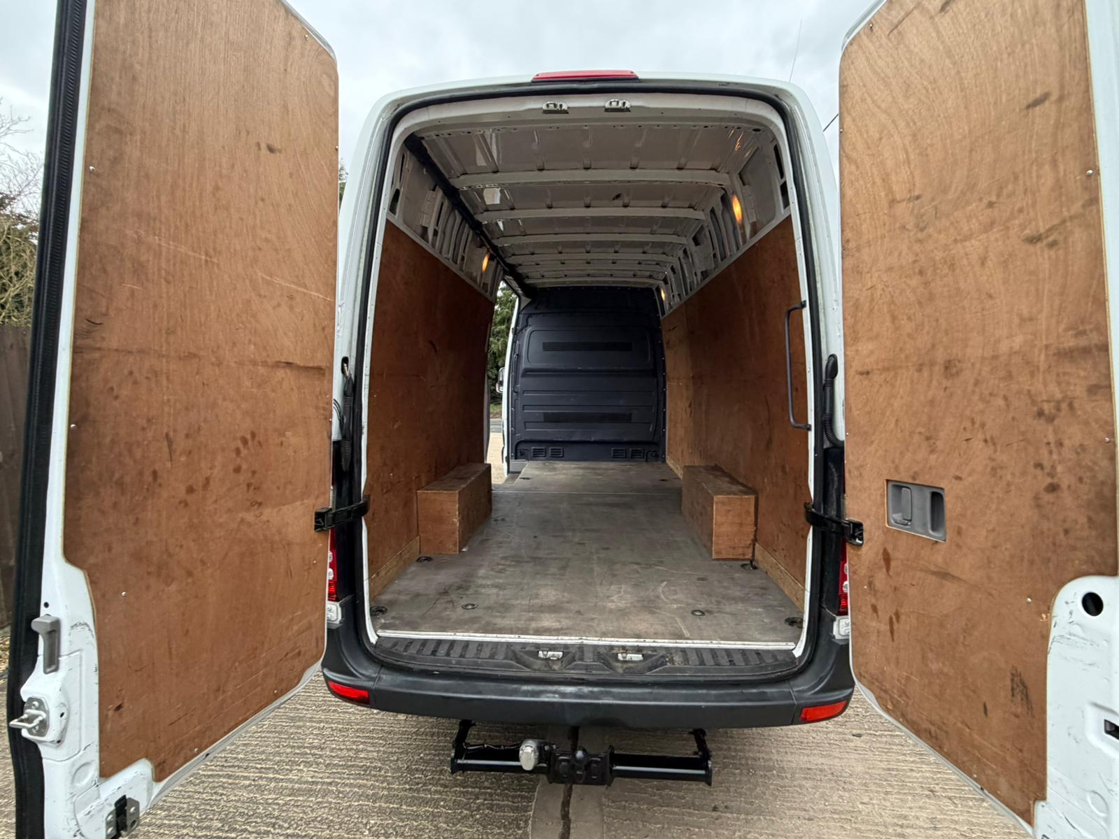 Mercedes-Benz Sprinter 2.1 314 CDi Panel Van 5dr Diesel Manual RWD L3 H3 (218 g/km, 140 bhp)