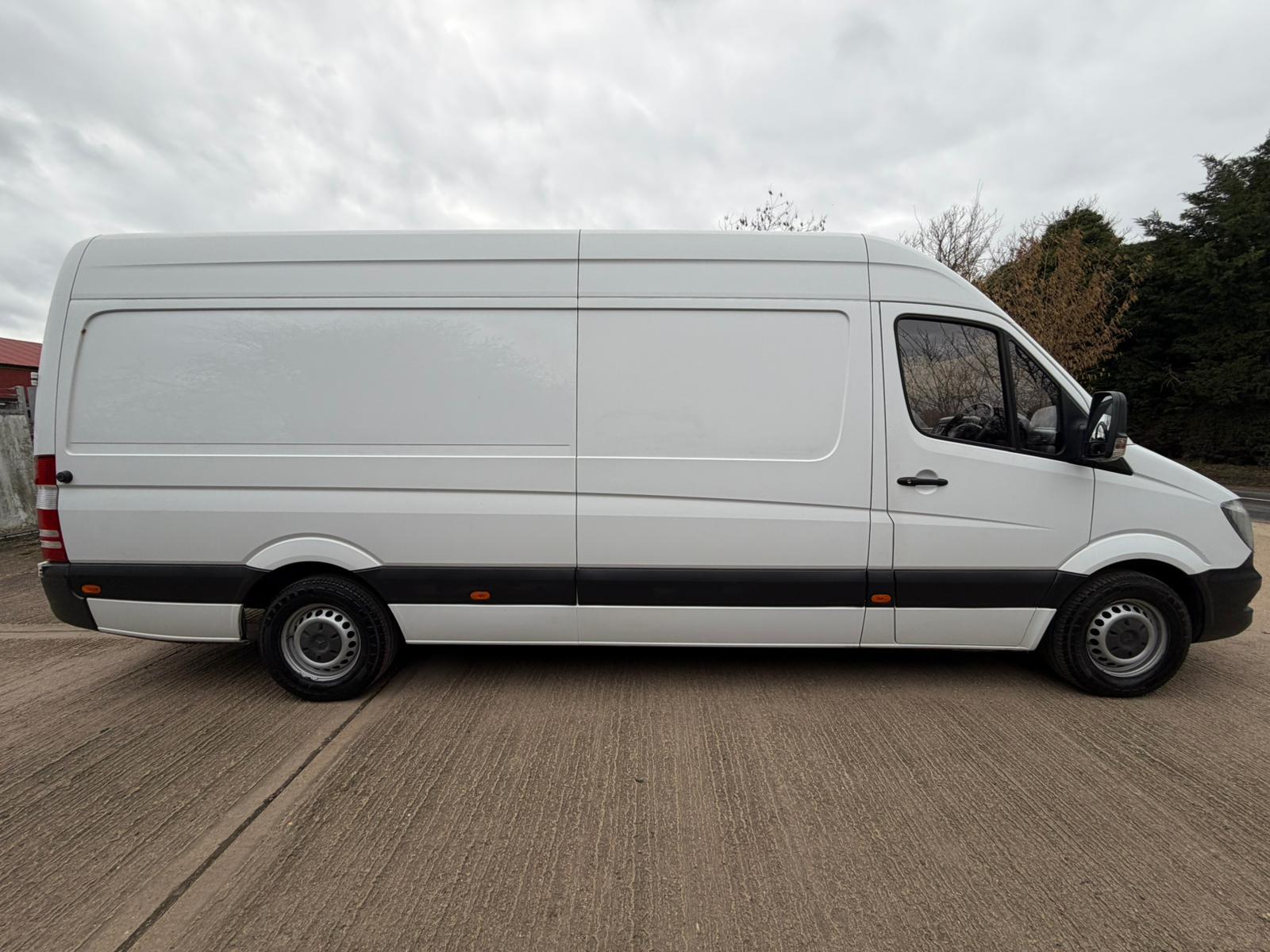 Mercedes-Benz Sprinter 2.1 314 CDi Panel Van 5dr Diesel Manual RWD L3 H3 (218 g/km, 140 bhp)