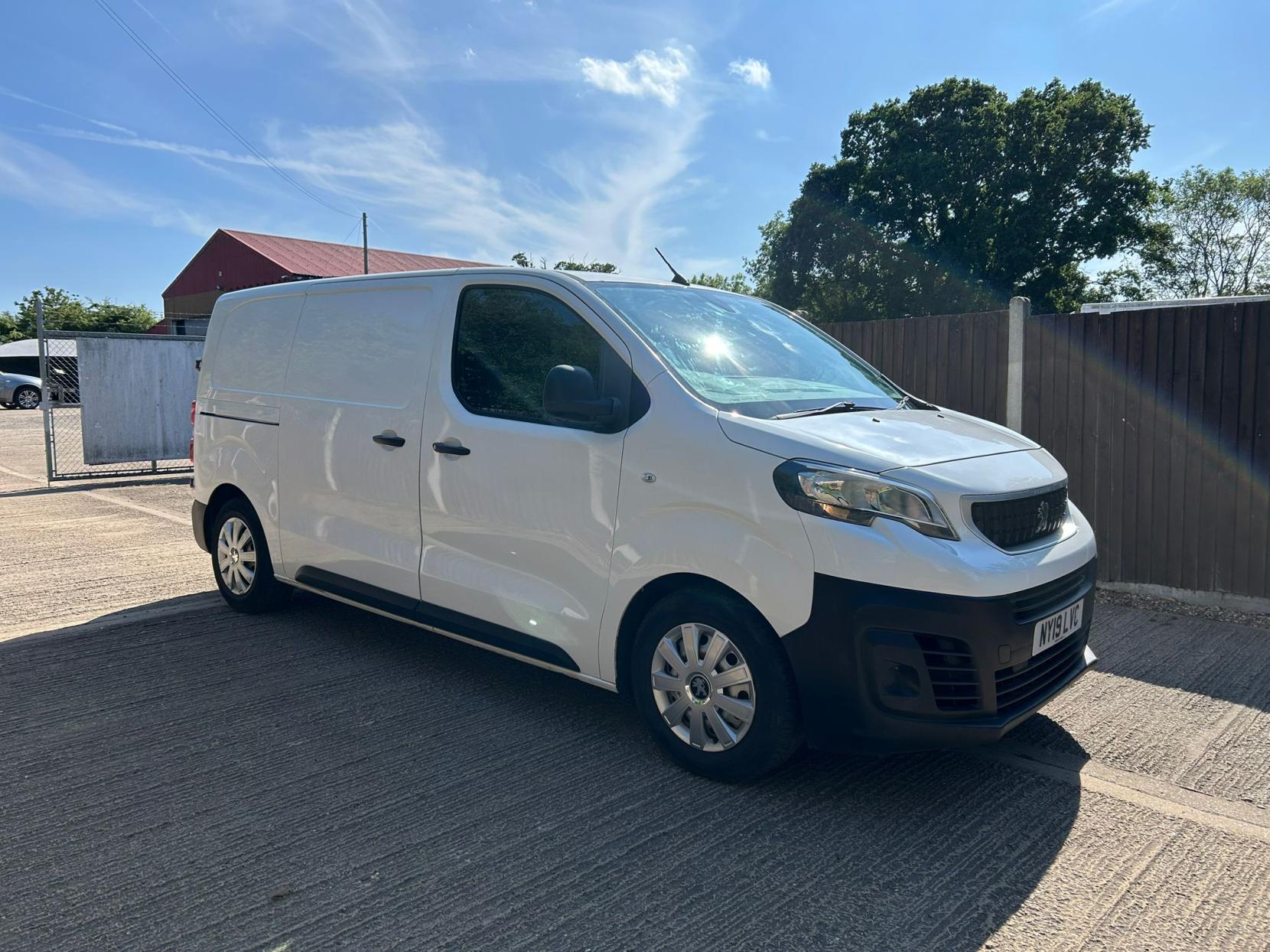 Peugeot Expert 1.6 BlueHDi 1000 Professional Standard Panel Van 6dr Diesel Manual MWB Euro 6 (95 ps)