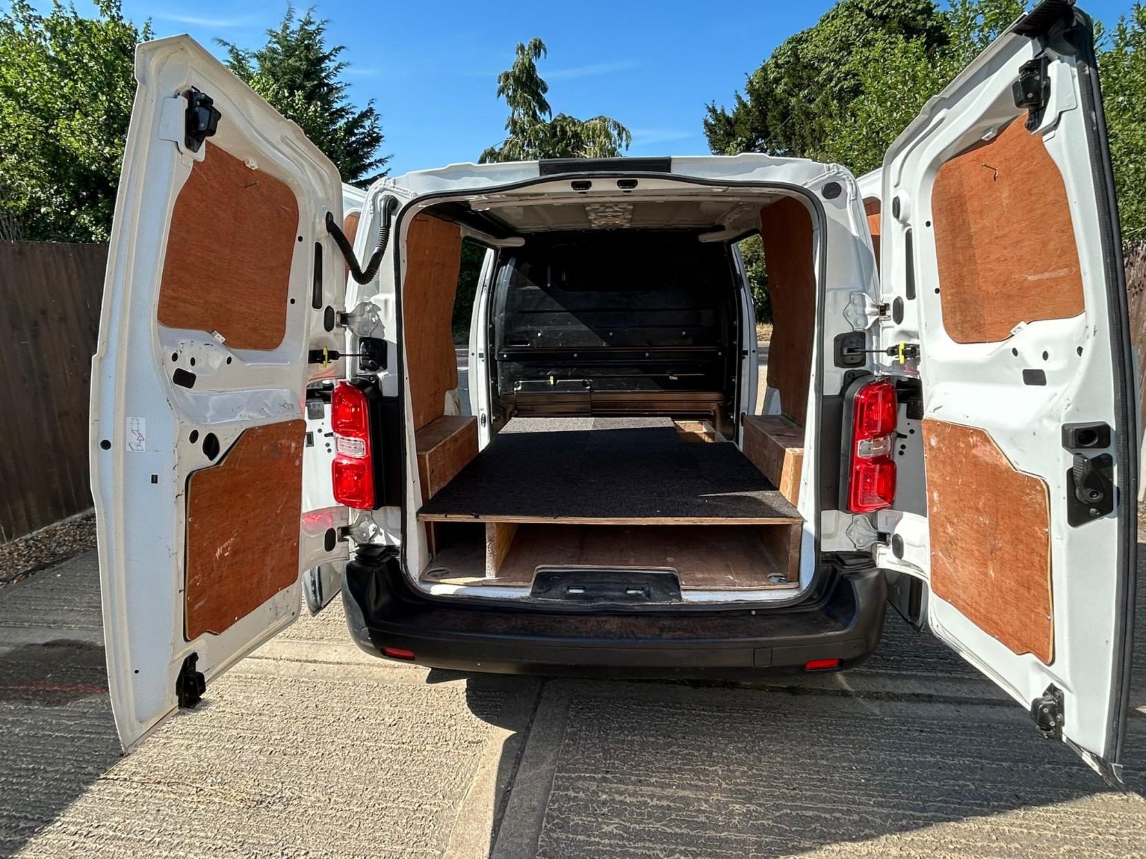 Peugeot Expert 1.6 BlueHDi 1000 Professional Standard Panel Van 6dr Diesel Manual MWB Euro 6 (95 ps)