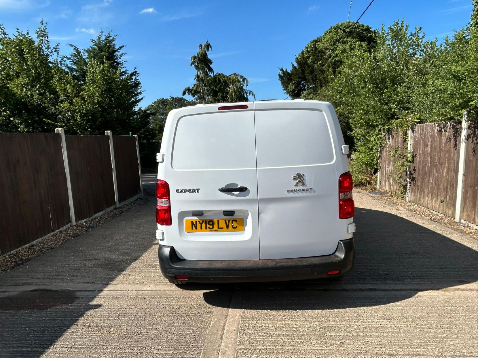 Peugeot Expert 1.6 BlueHDi 1000 Professional Standard Panel Van 6dr Diesel Manual MWB Euro 6 (95 ps)