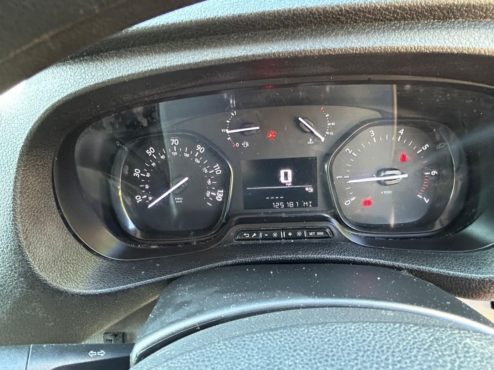 Peugeot Expert 1.6 BlueHDi 1000 Professional Standard Panel Van 6dr Diesel Manual MWB Euro 6 (95 ps)