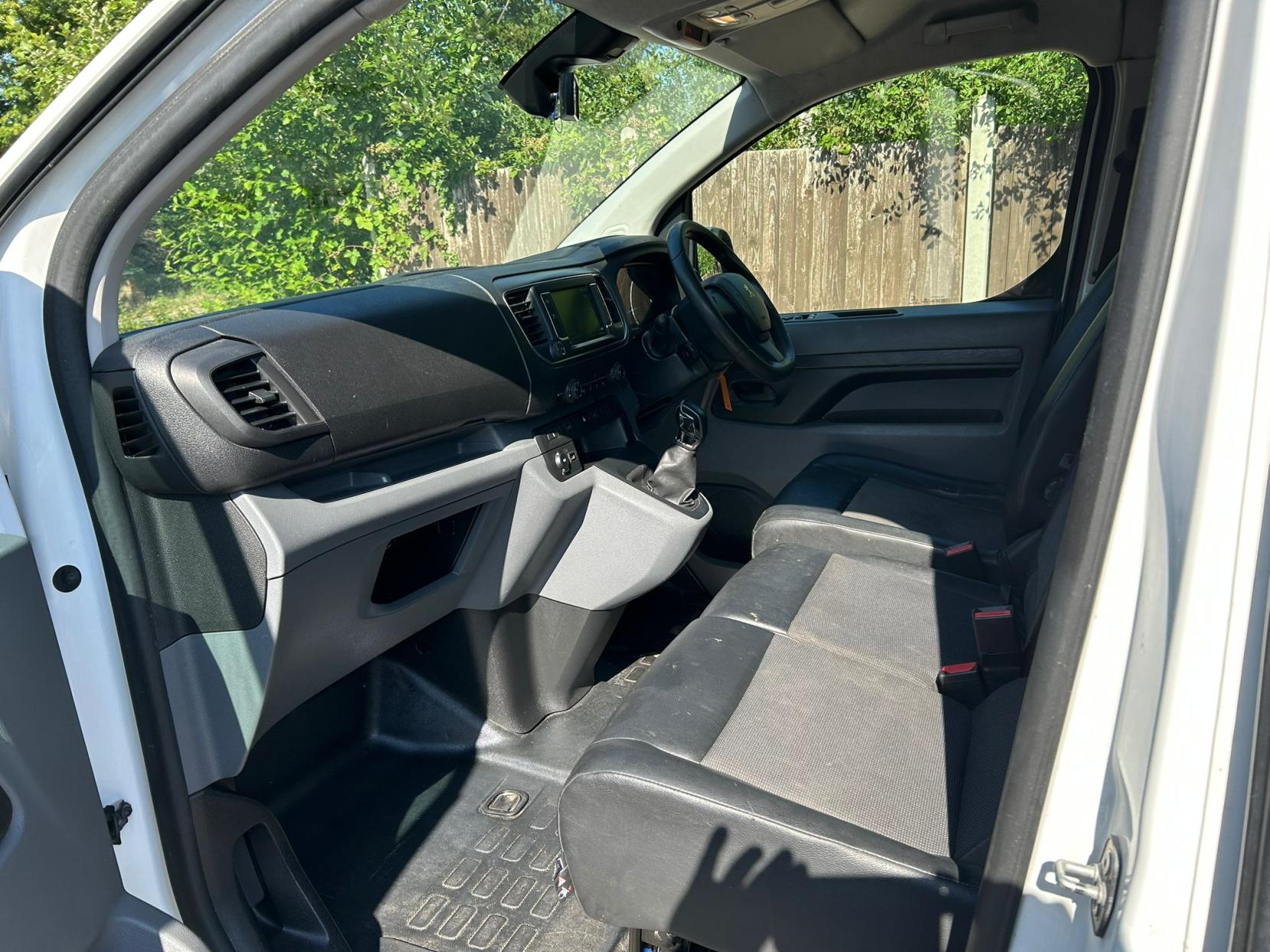 Peugeot Expert 1.6 BlueHDi 1000 Professional Standard Panel Van 6dr Diesel Manual MWB Euro 6 (95 ps)