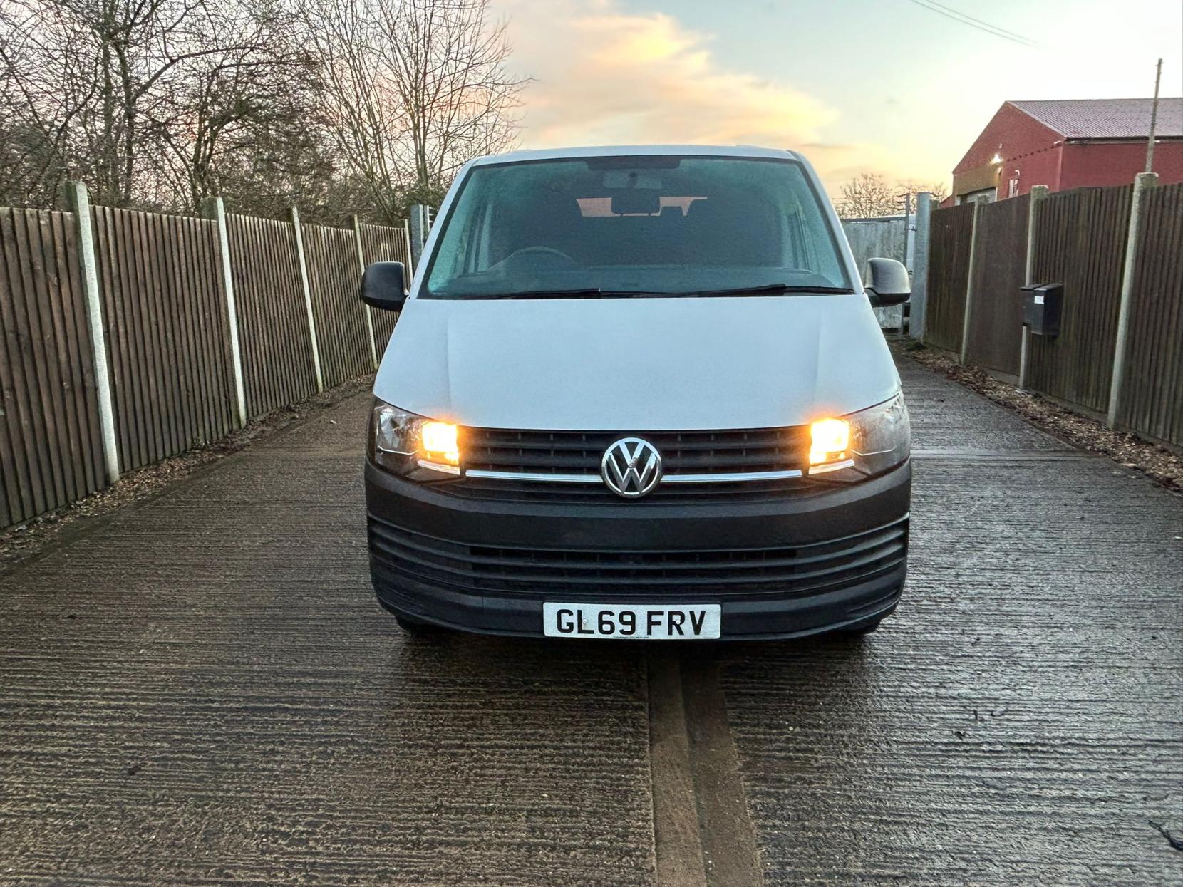 Volkswagen Transporter 2.0 TDI T30 Startline Kombi Double Cab 5dr Diesel Manual FWD SWB Euro 6 (s/s) (102 ps)