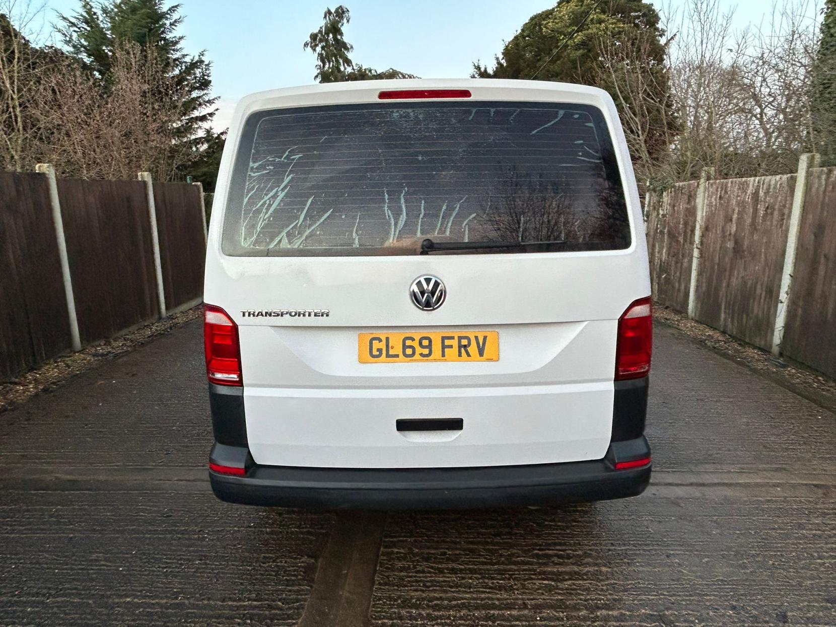 Volkswagen Transporter 2.0 TDI T30 Startline Kombi Double Cab 5dr Diesel Manual FWD SWB Euro 6 (s/s) (102 ps)