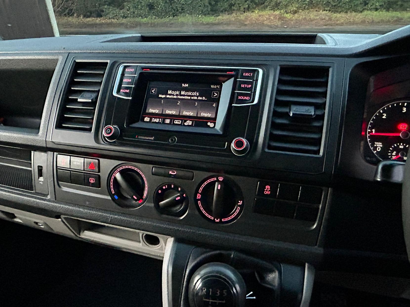 Volkswagen Transporter 2.0 TDI T30 Startline Kombi Double Cab 5dr Diesel Manual FWD SWB Euro 6 (s/s) (102 ps)