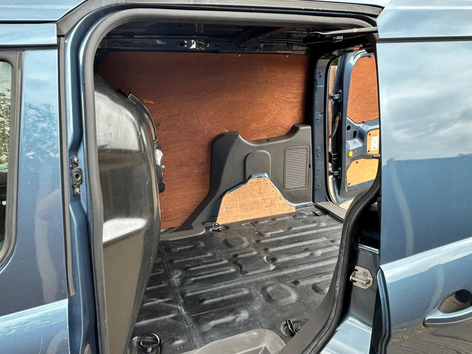 Ford Transit Connect 1.5 200 EcoBlue Limited Panel Van 5dr Diesel Manual L1 Euro 6 (s/s) (120 ps)