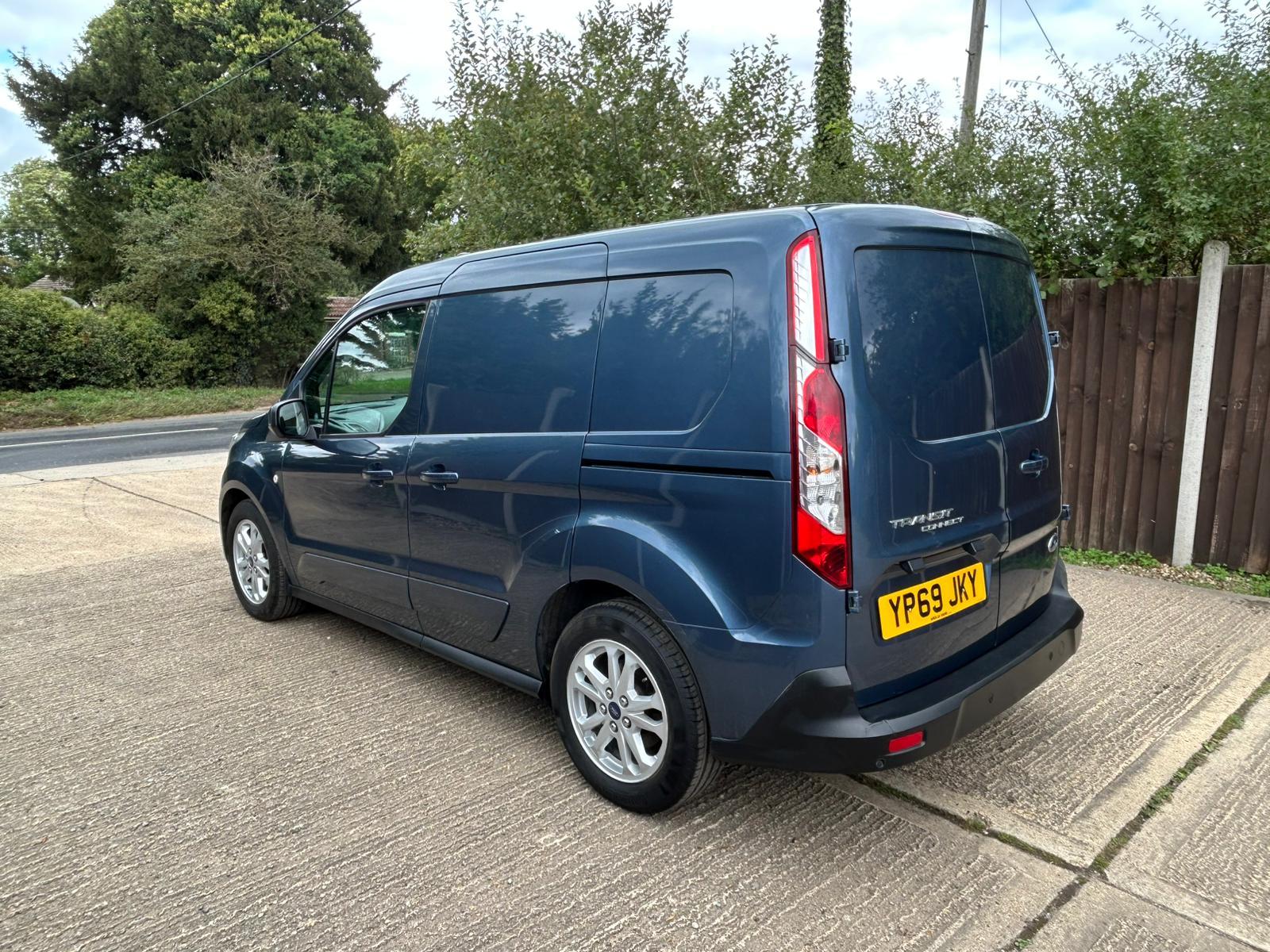 Ford Transit Connect 1.5 200 EcoBlue Limited Panel Van 5dr Diesel Manual L1 Euro 6 (s/s) (120 ps)
